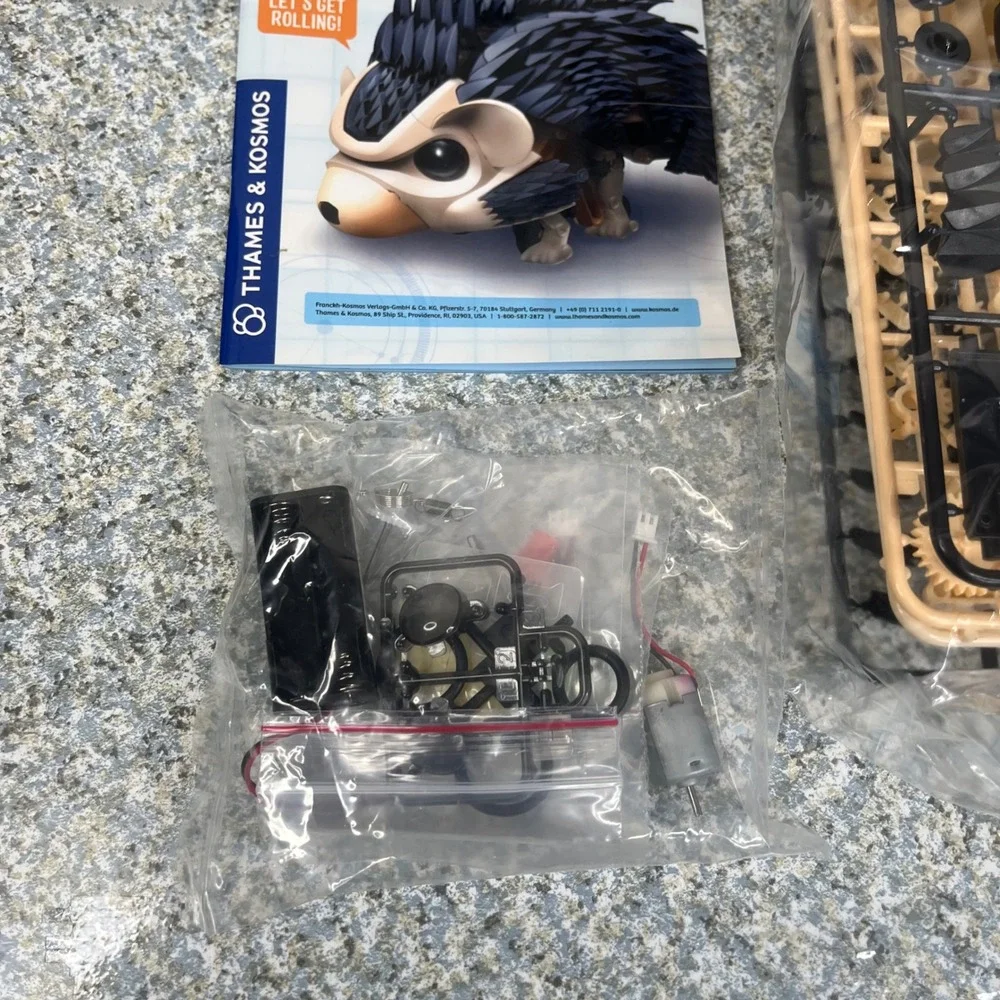Thames & Kosmos My Robotic Pet Tumbling Hedgehog STEM Kit 620500 Ages 7+ 172 Pcs